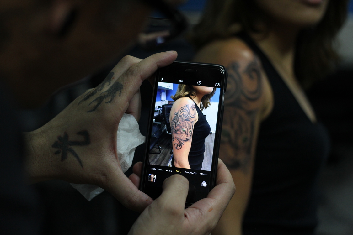 Tattoo,Selfie,Electronic Device