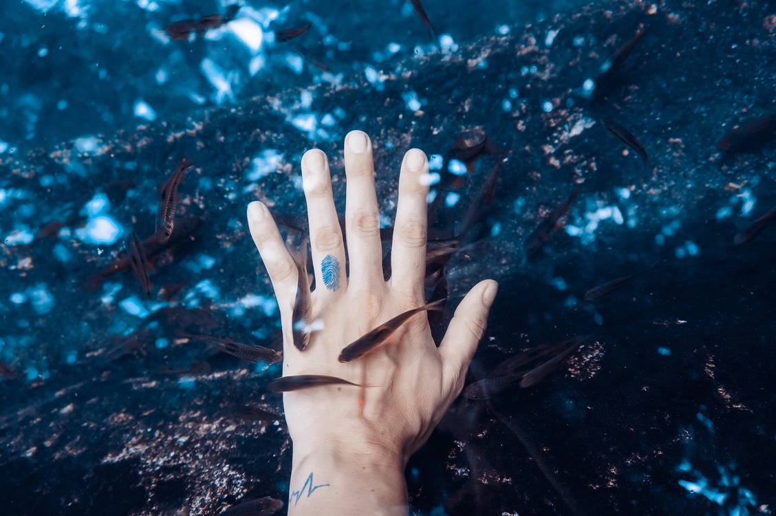Blue,Underwater,Nail