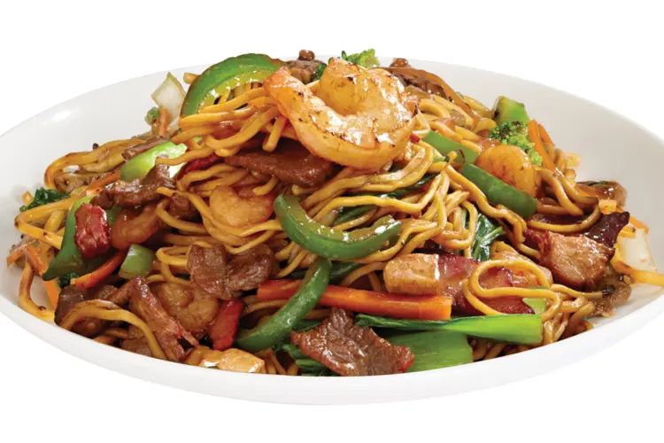 Stir-Fried Noodles with Vegetables and Meat