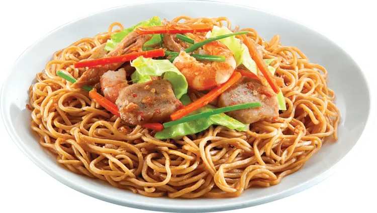 Plate of Noodles with Meat and Vegetables