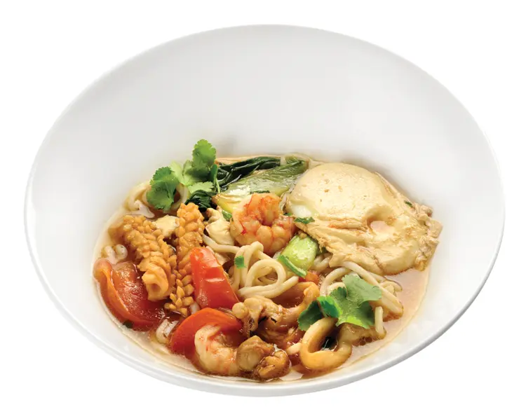 Bowl of Noodles with Vegetables and Egg