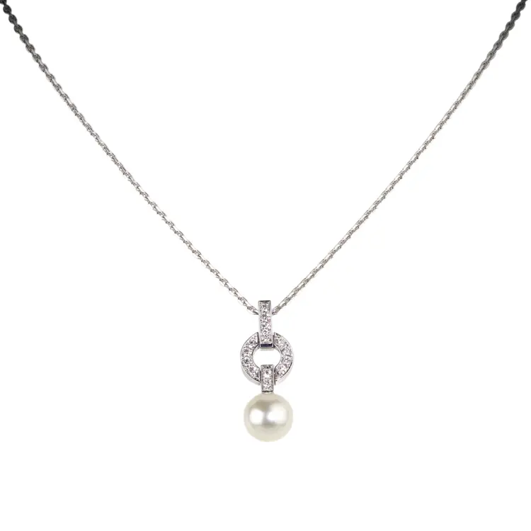 Stylish Silver Necklace with Pearl Pendant