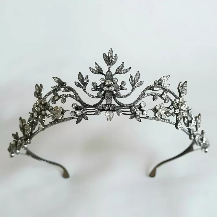 tiara